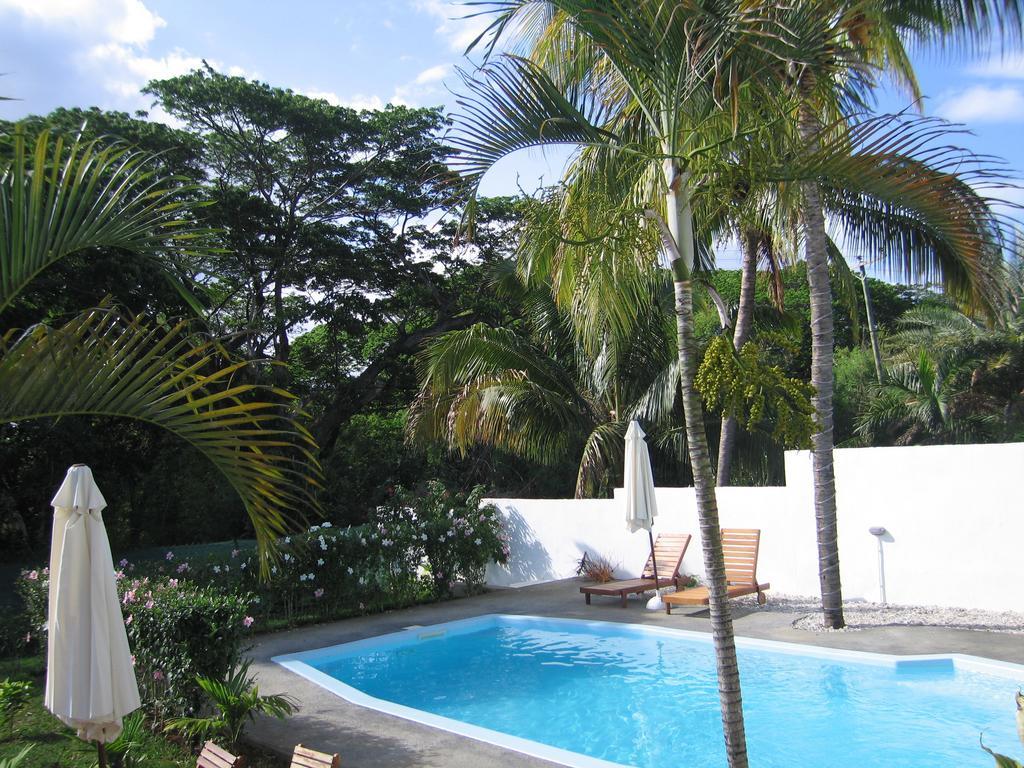 Villa Osumare Guest House Flic en Flac Exterior foto